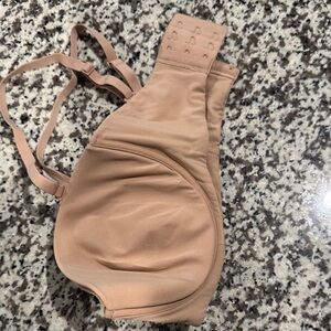 SKIMS Tan Bra with Adjustable Straps